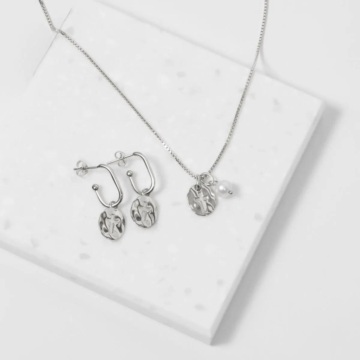 Antique Hammered Cross Charm Pendant (Silver)