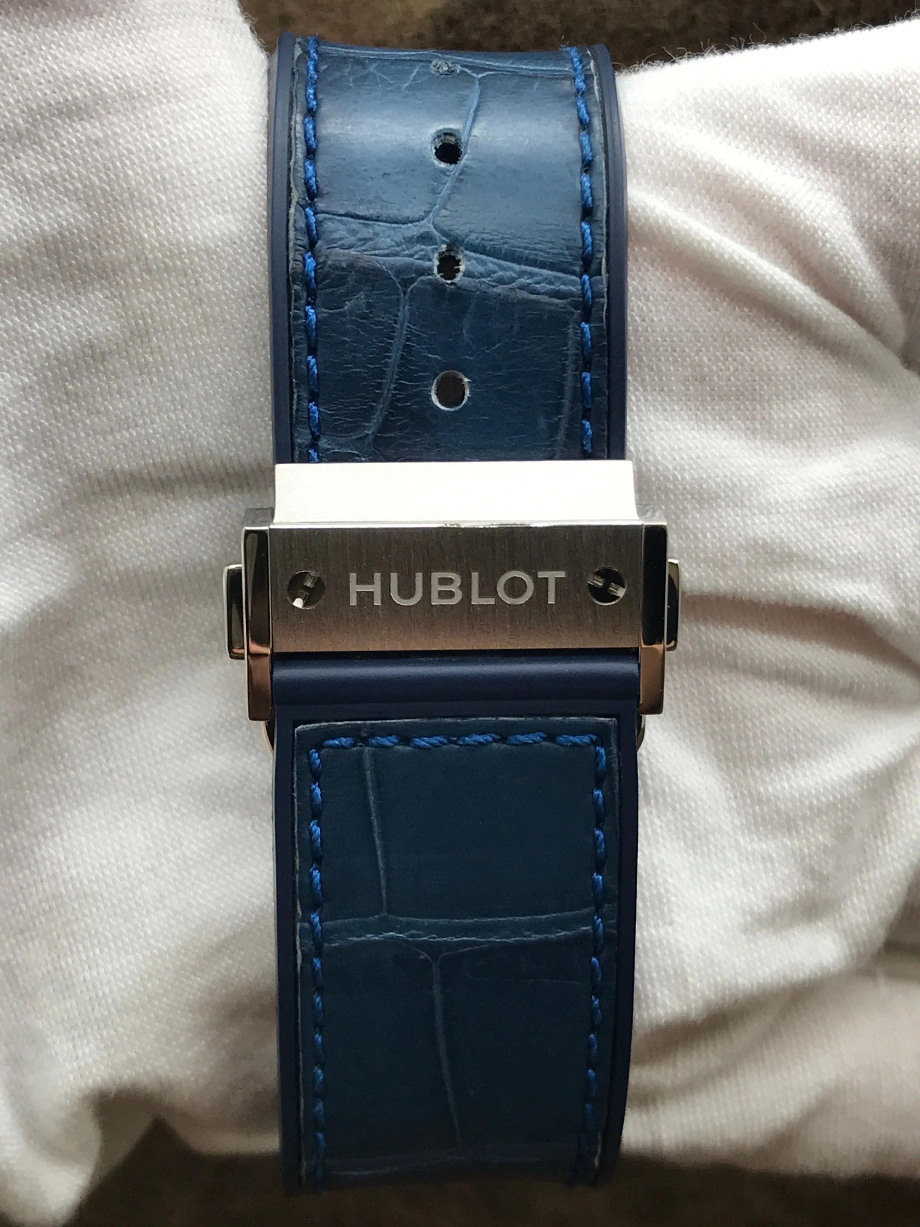 Hublot Classic Fusion 521.NX.7170.LR Blue Dial Automatic Men's Watch