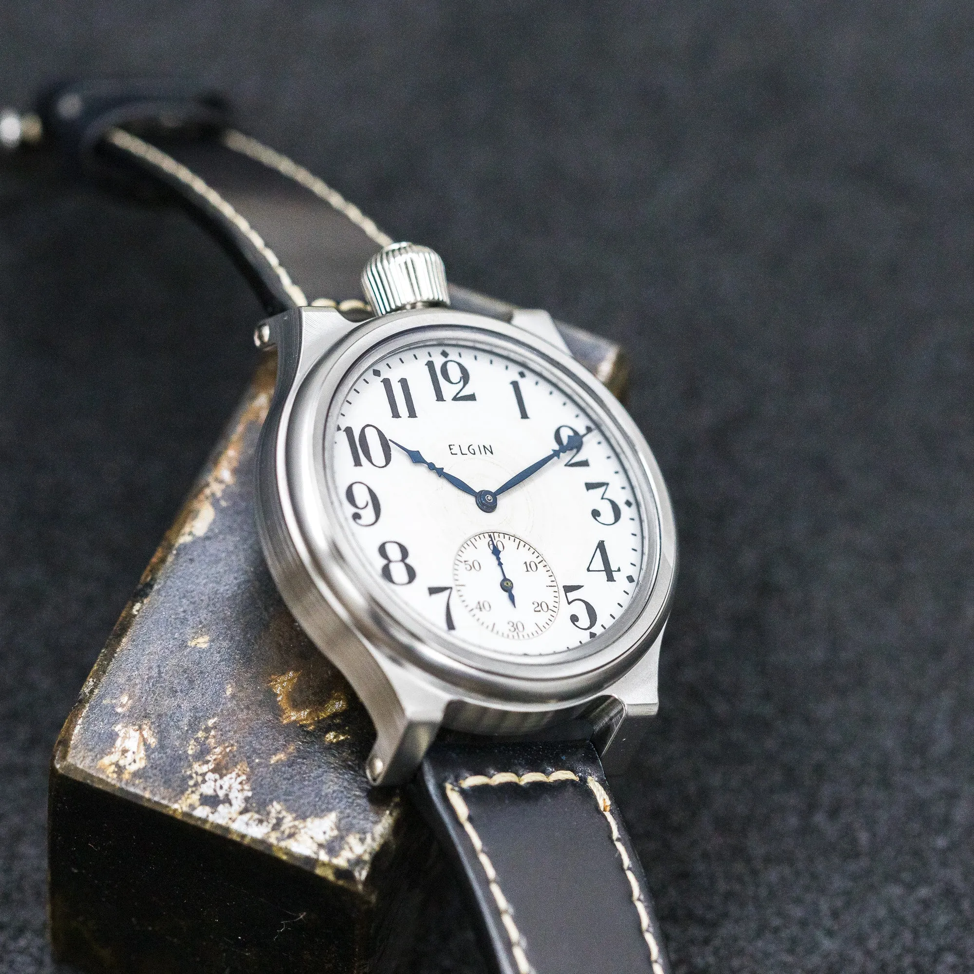 Premium Chicago 444 (47mm) Watch for Optimal Style and Functionality in English