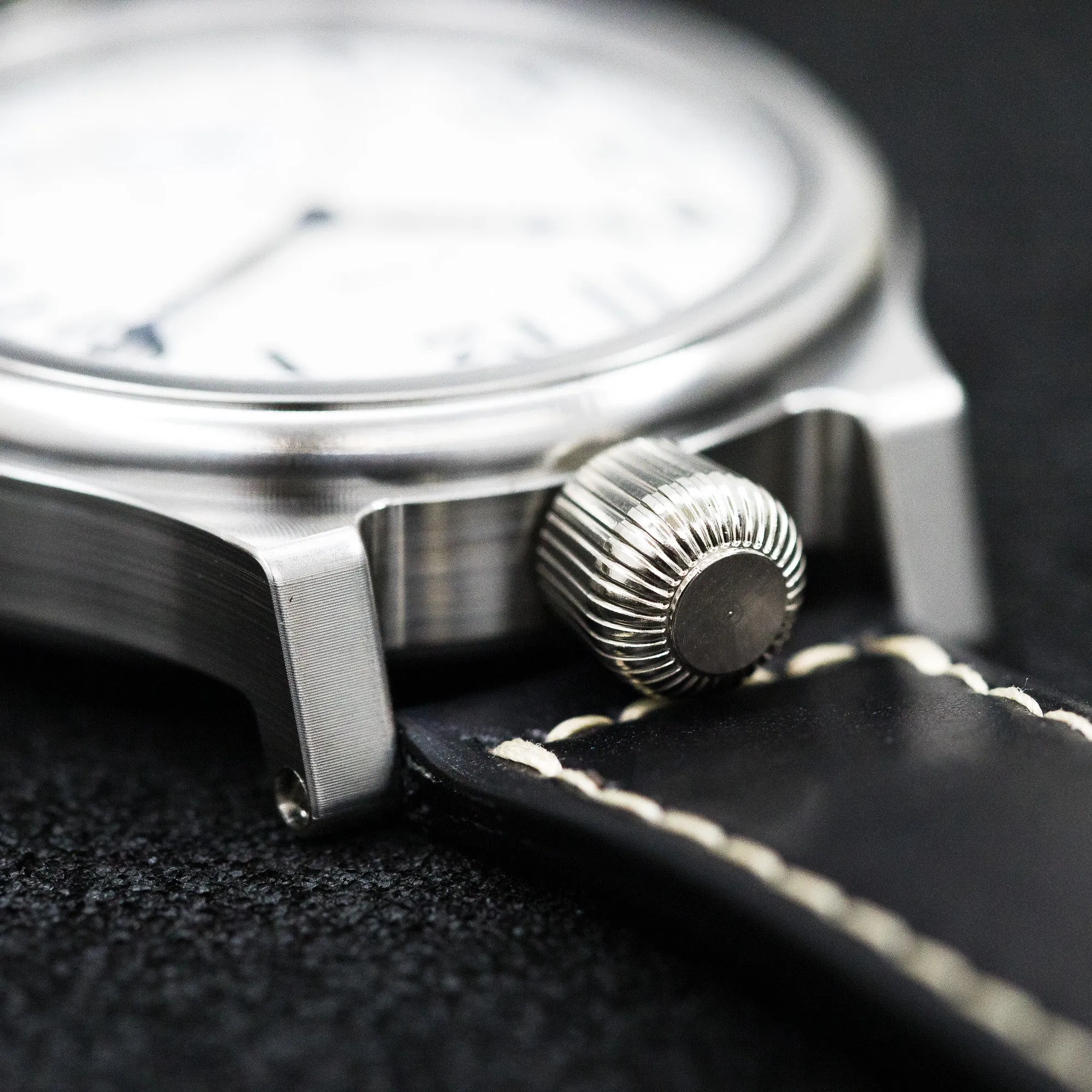 Premium Chicago 444 (47mm) Watch for Optimal Style and Functionality in English